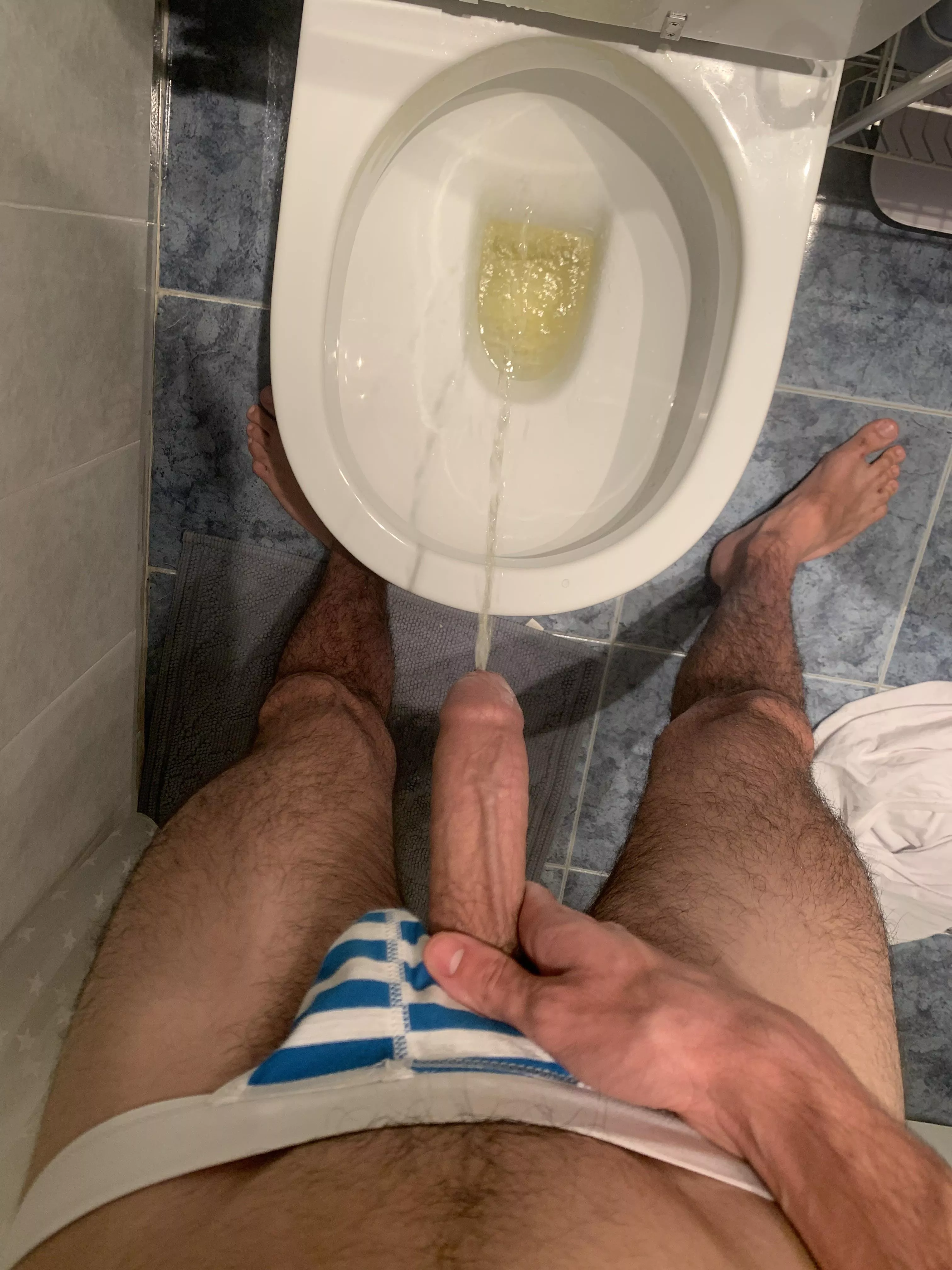 18 M A Warm Morning Piss Nudes GayWatersports NUDE PICS ORG