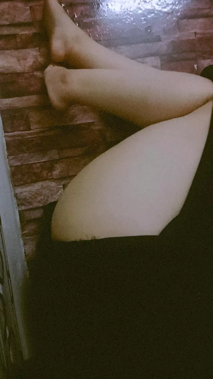 Any Paki Indian Boy With A Fat Juicy Cock Who Would Like To Eat My Ass