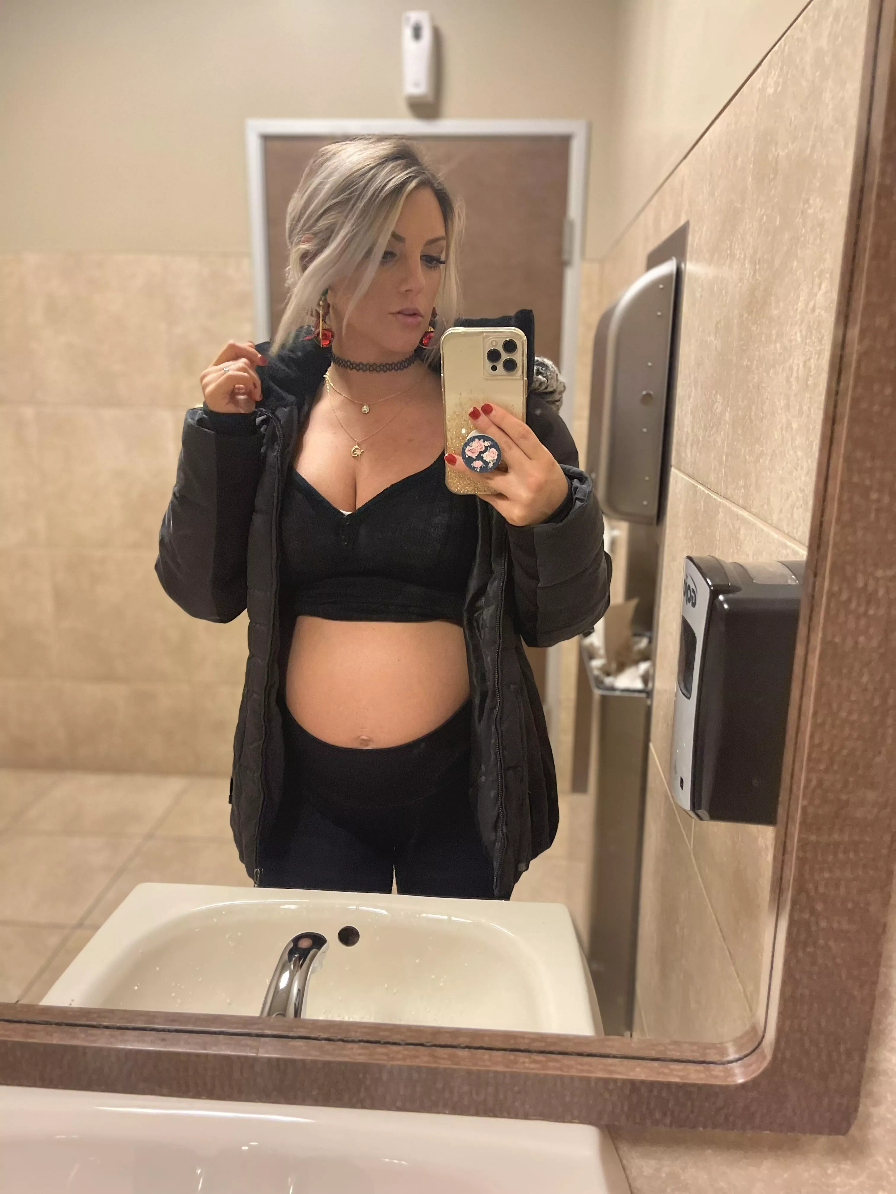 Just Showing Off My Bump Nudes Bathroomselfies Nude Pics Org