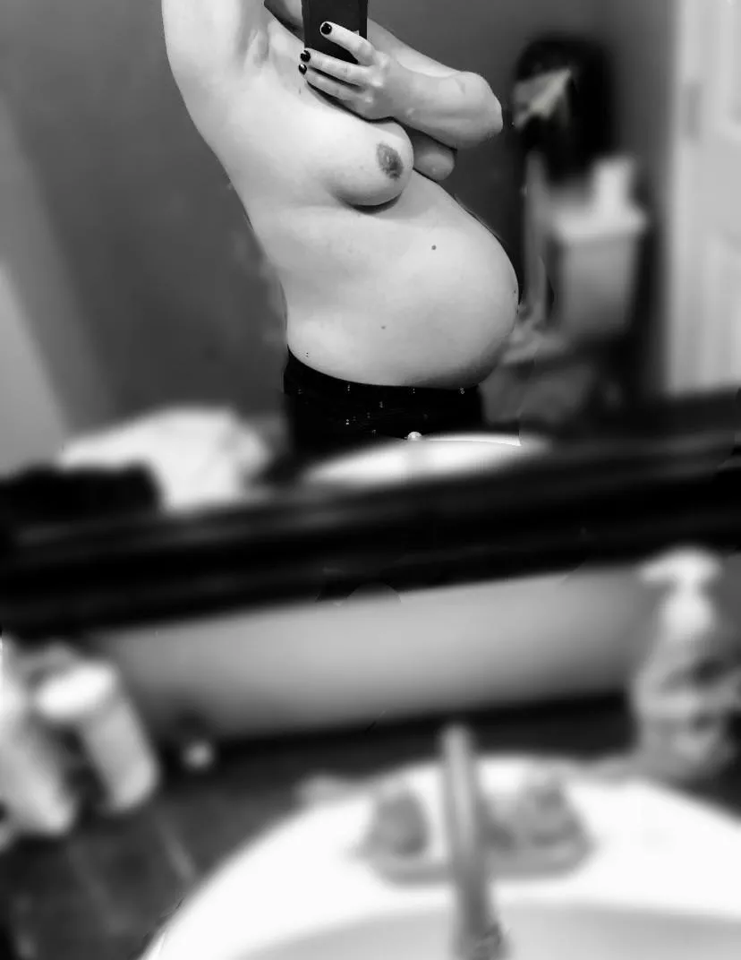 My Growing Bump Nudes Preggo Nude Pics Org