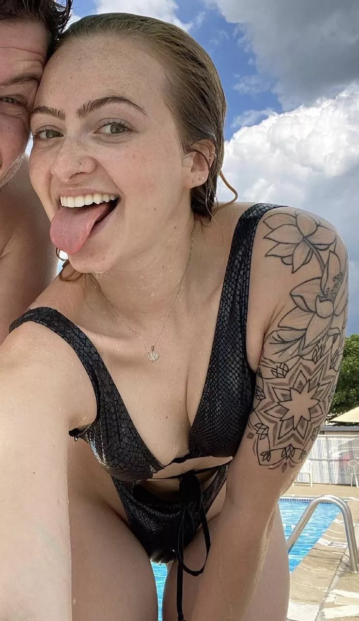 👅 👅