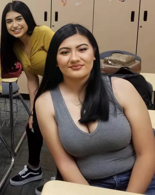 👀