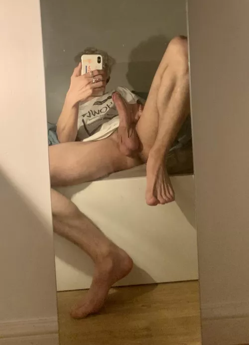 🍆👣
