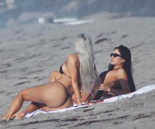 ⛱️ ⛱️