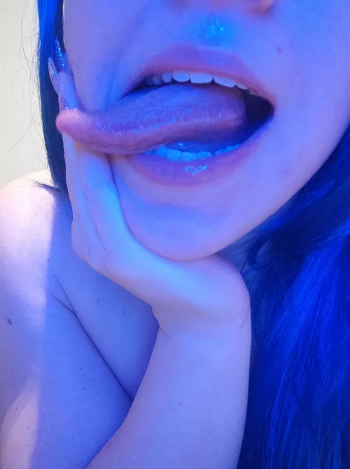 👅❤️