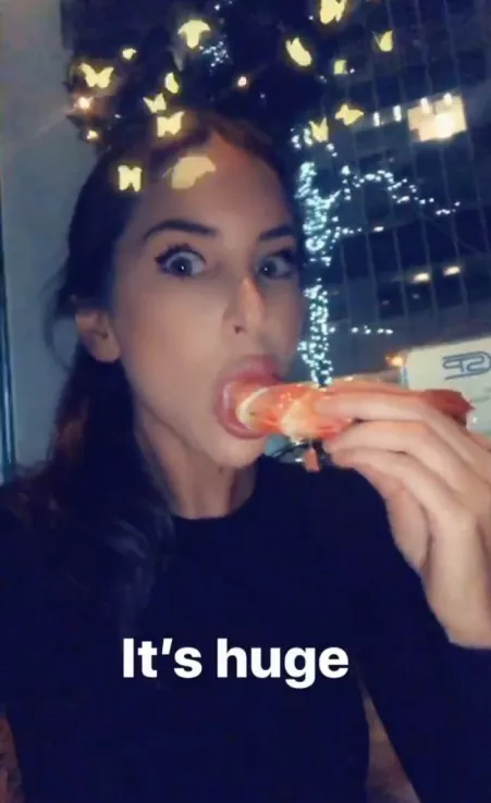 👀