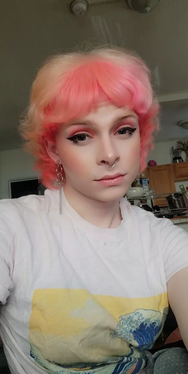 1 1/2 months on HRT ^-^ 🍓🍋