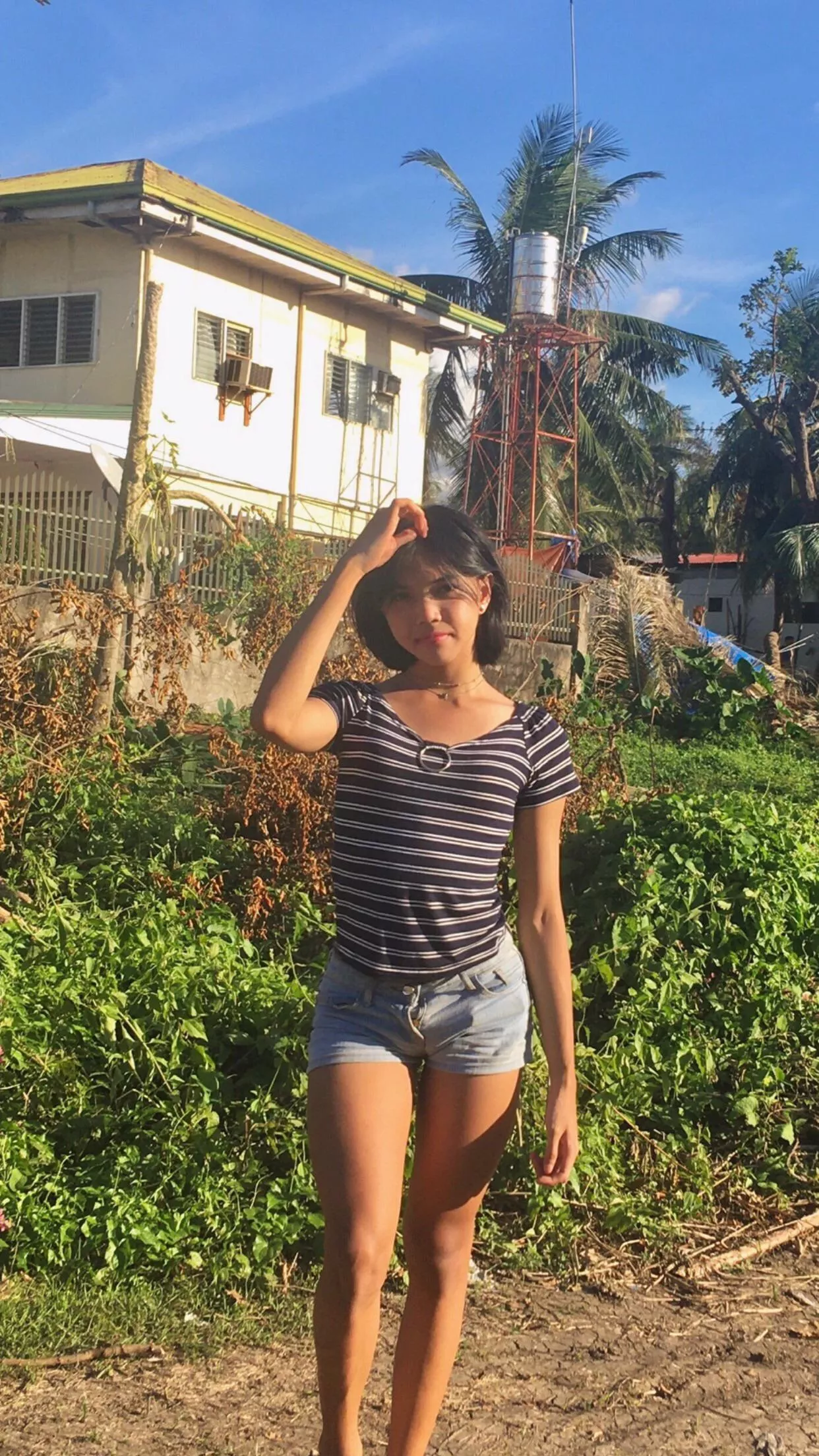 1 year of dressing fem clothes nooww feeling very happy :>