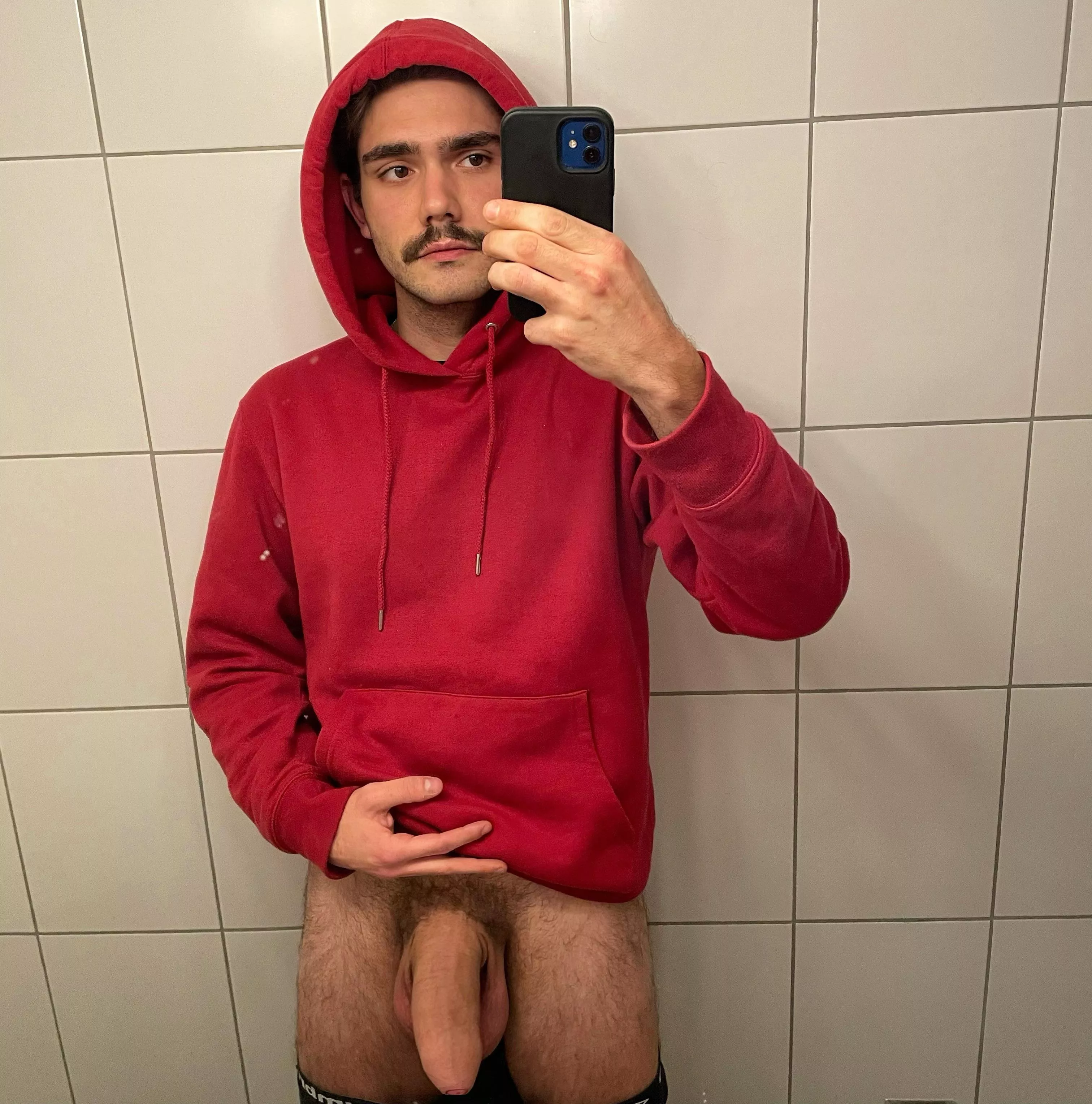 10 ⬆️ and I’ll clean the window 😂