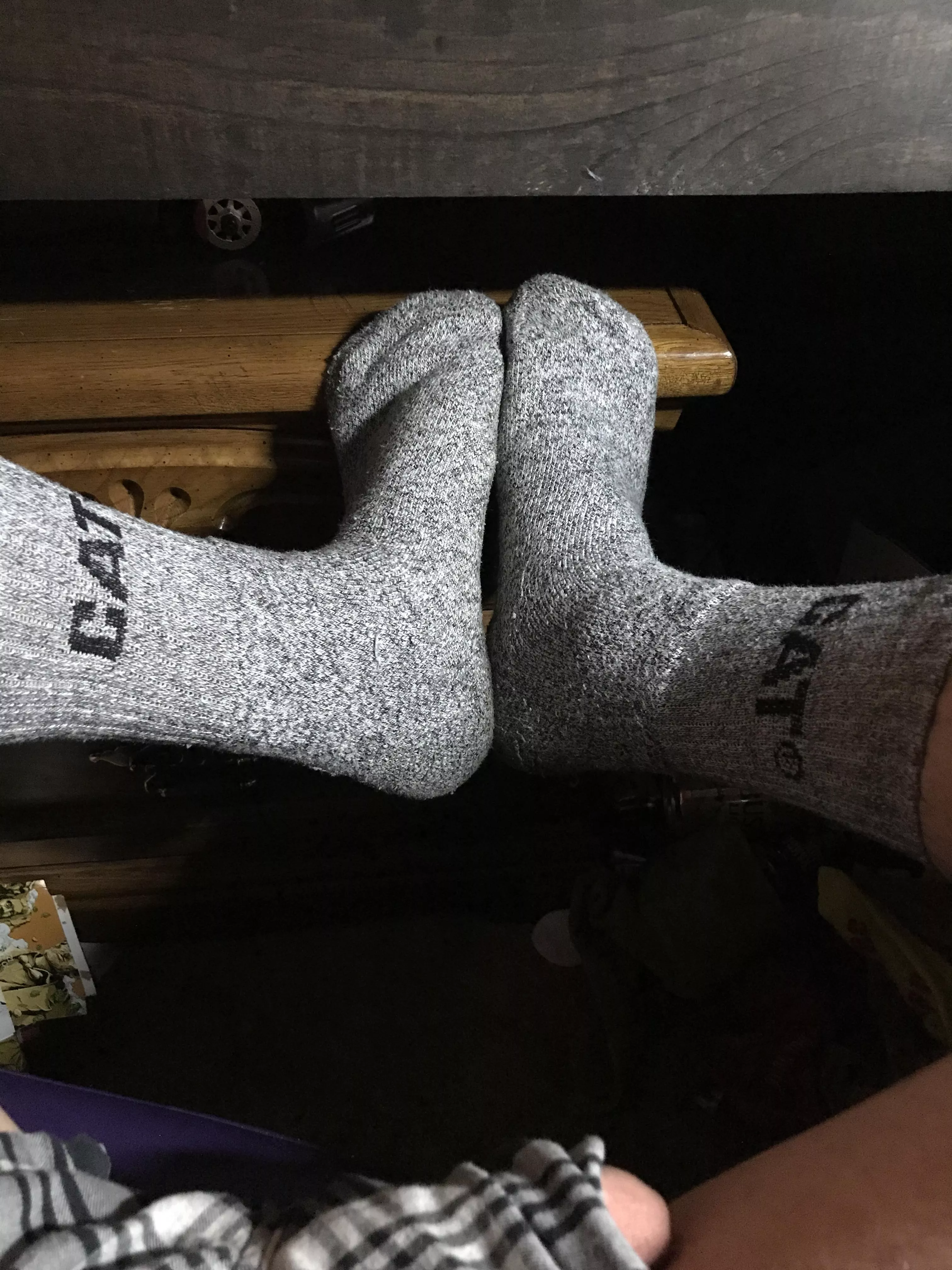 10+ hours in work boots. Whose taking them off