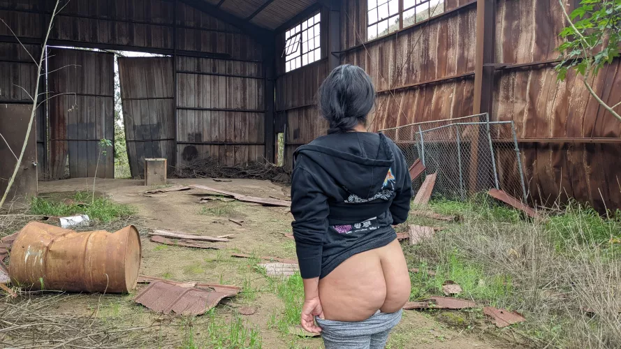 $10 if you can if you know where this photo was taken 😉🍑