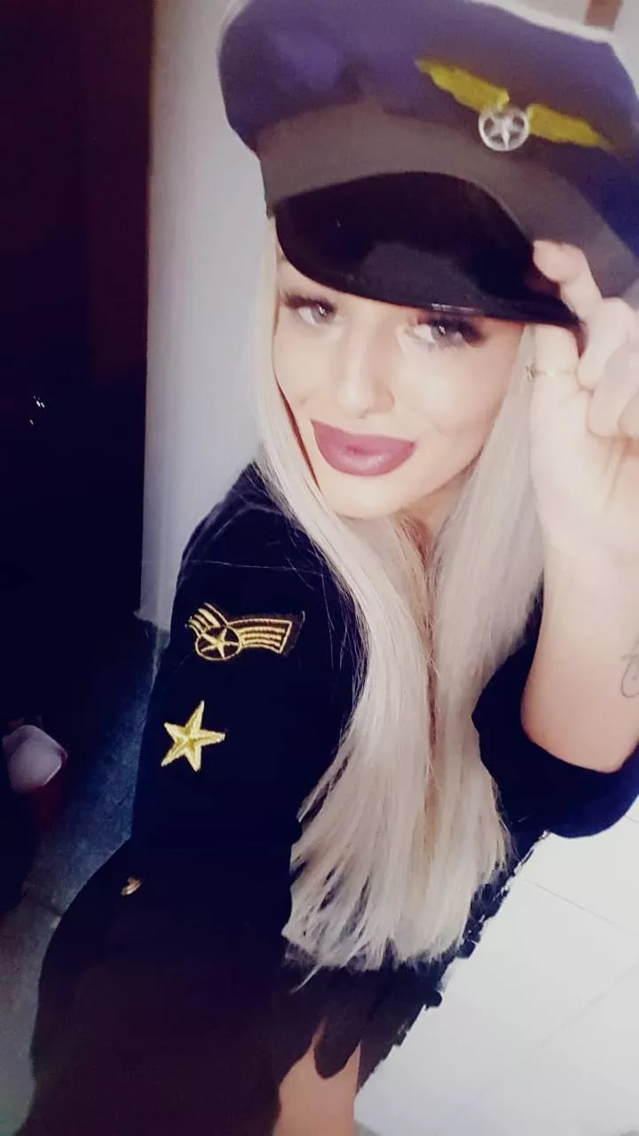 100% slut! I'm here to make your fantasy real. Oral, normal and anal play! I love to make custom content! 100% slut! I'm here to make your fantasy real. Oral, normal and anal play! I love to make custom content!