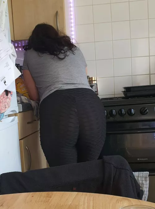 100 upvotes I will show my wife's titts .