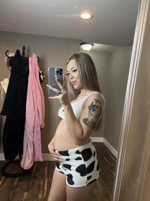 16 weeks & excited for this belly to pop! 😛 16 weeks & excited for this belly to pop! 😛