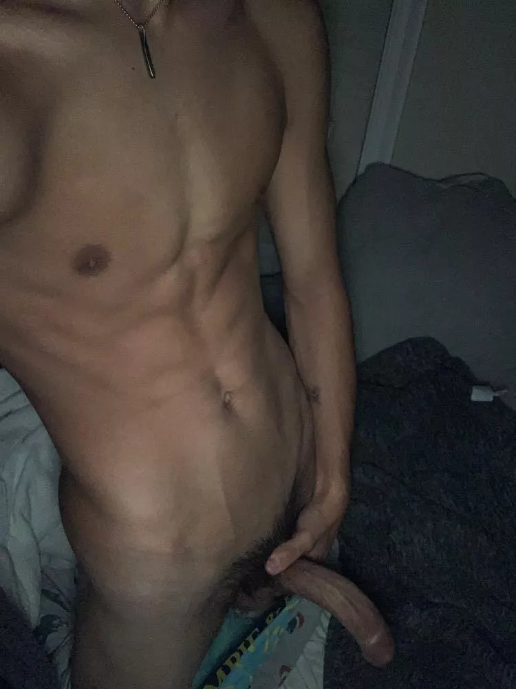 18 bored let’s have some fun rn