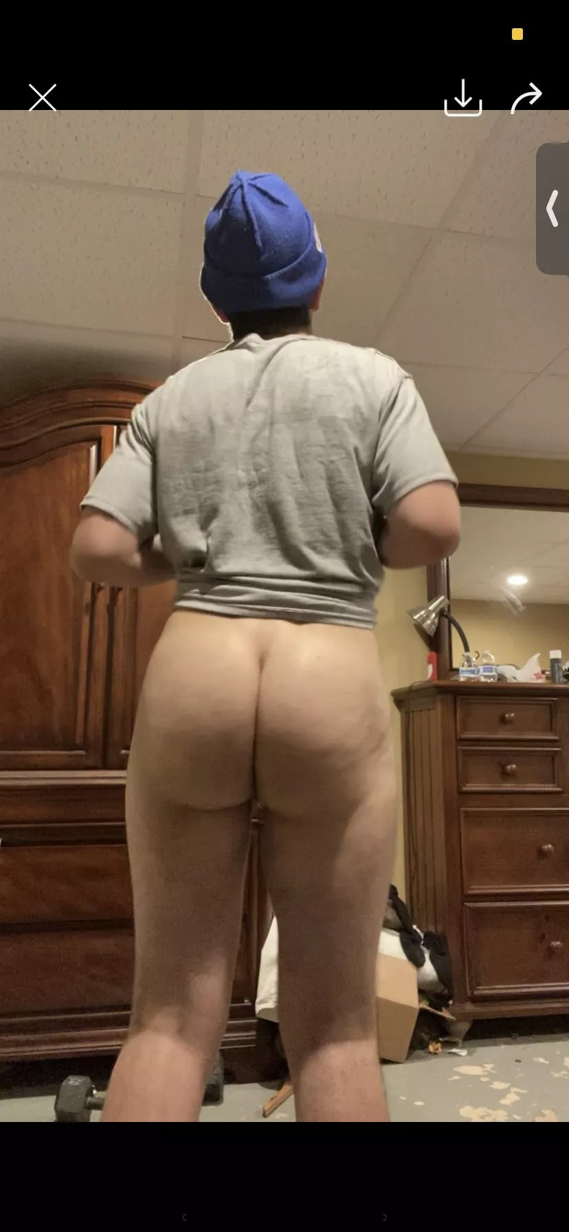 18 Latino bottom… hmu looking for strong hung daddy’s
