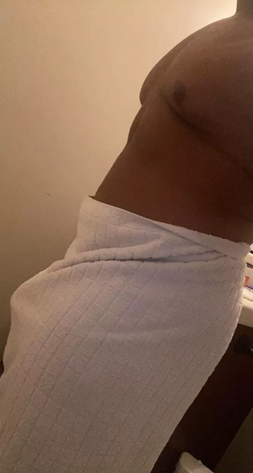 18 M nasty horny chub 24/7 and looking for other chubs who like to jerk off live with long term so if youโre a horny chub or super chub add my s/napchat: yhungmacc01