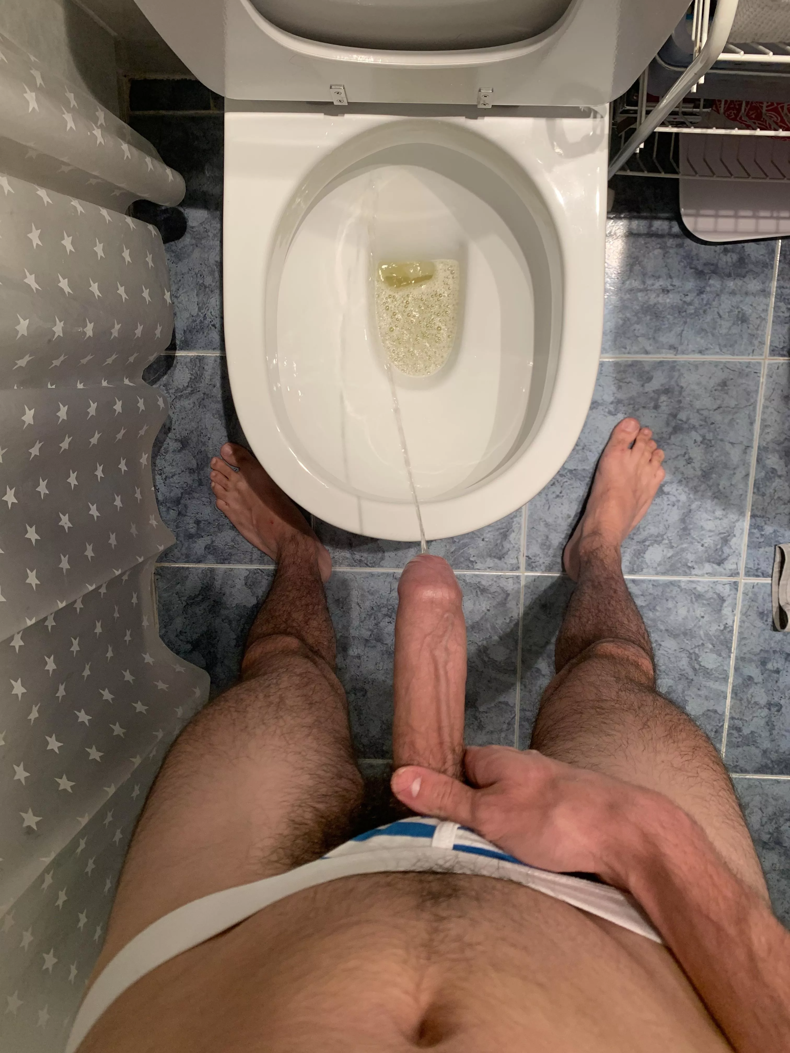 18 m UK my daily piss 🥵 it’s tough to piss with a hard on 18 m UK my daily piss 🥵 it’s tough to piss with a hard on