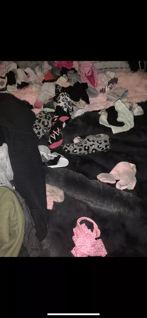 18 m . who wants my moms things :) snap @dahballer11 , let’s have fun