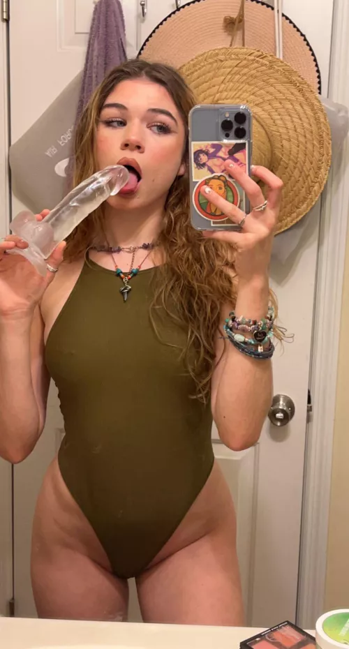 18 & slutty 💕 18 & slutty 💕