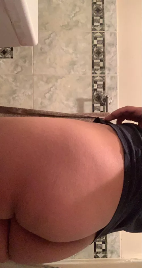 18 trynna see some dick 😫