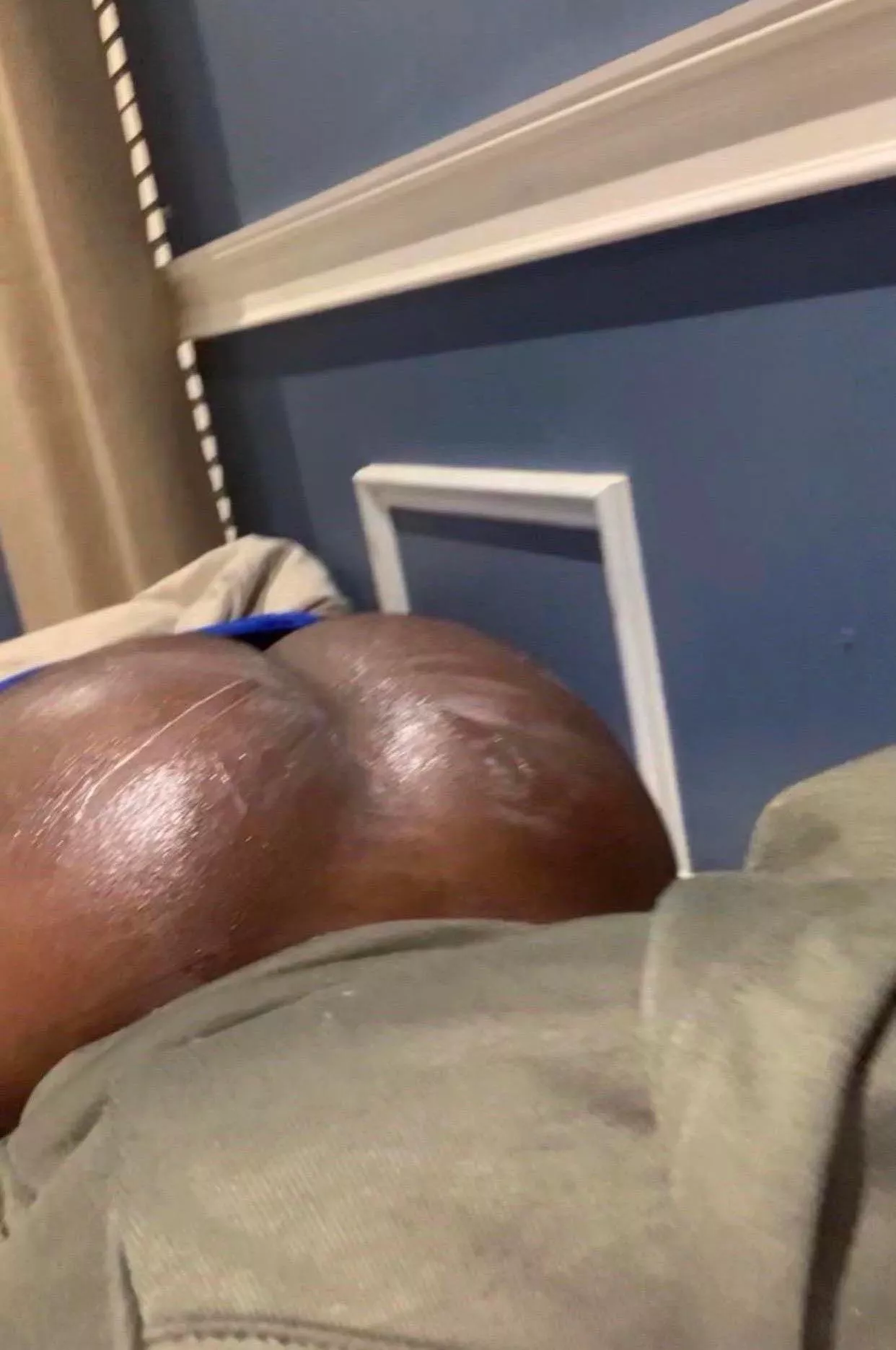 [18] virgin hmu if u like what u see btw I have a thing for big dicks and Latinos hum for my snap