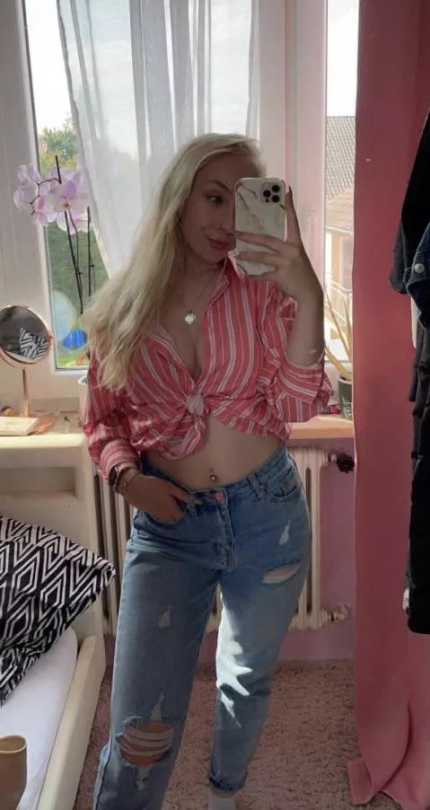 (18) would you jerk off to my nudes, if i would sent u some ?