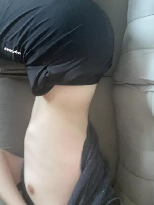 18 year old twink. Any verbal guys want to cum? Alextuke ;)