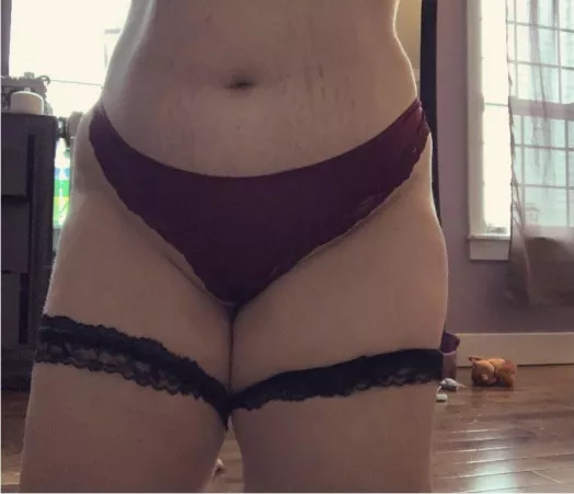 (18f) are my hips too wide?🥺💗