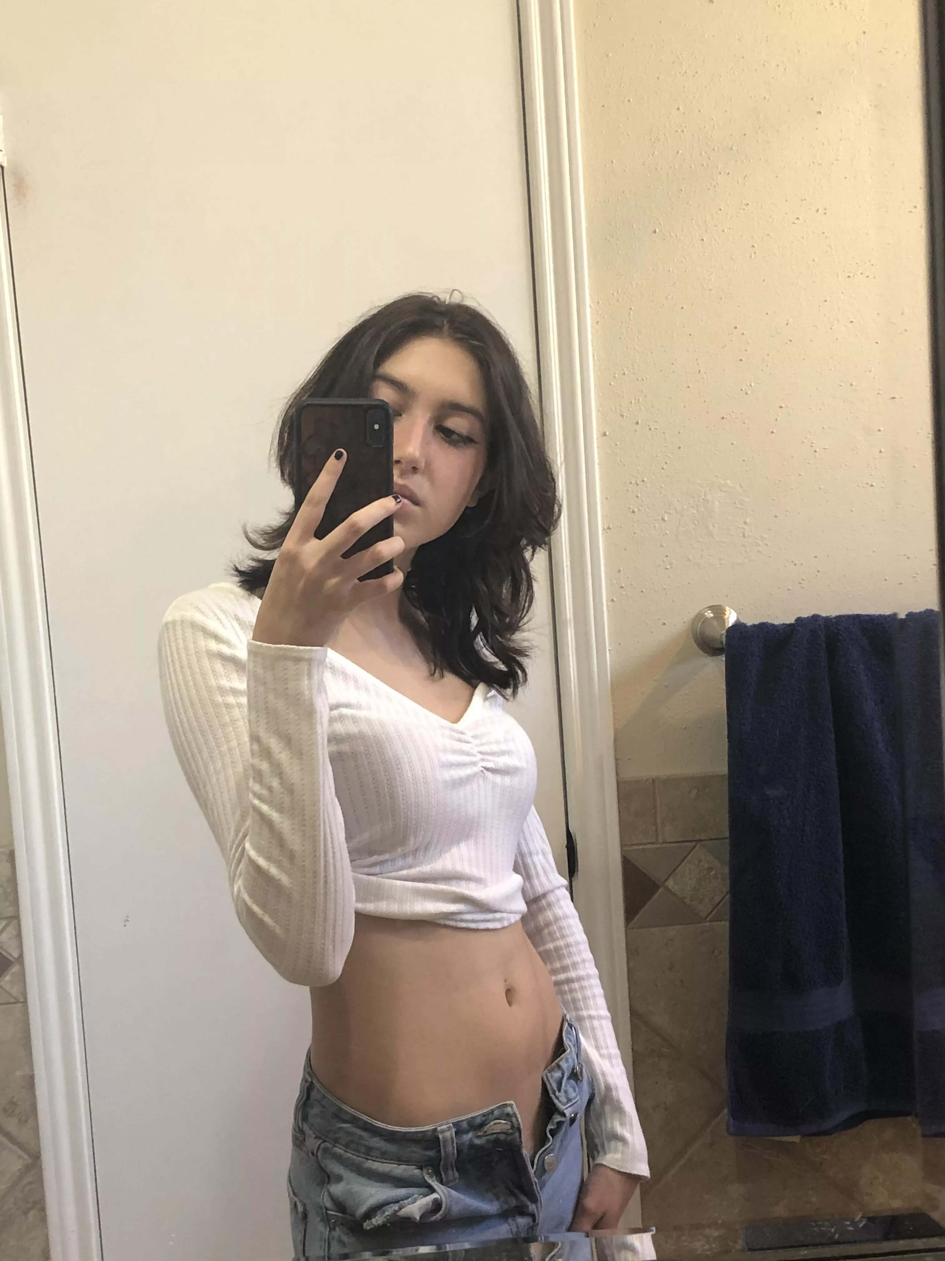 (18F) baggy jeans and long sleeve shirts are the best combo (18F) baggy jeans and long sleeve shirts are the best combo