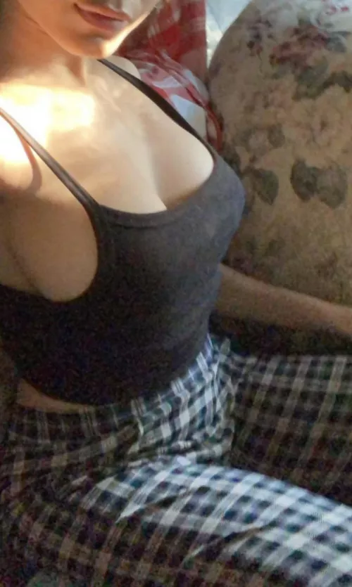 18F i never post but iβm bored today :)