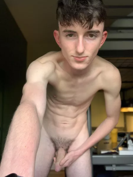 (18M) Hey, keep your eyes up here! π‘