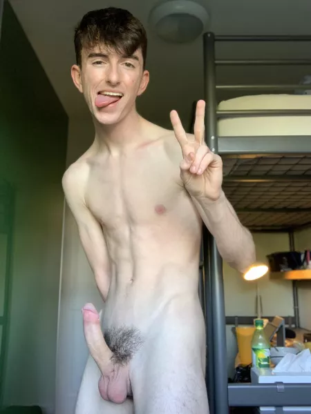 (18M) Should I shave my pubes? πβοΈ