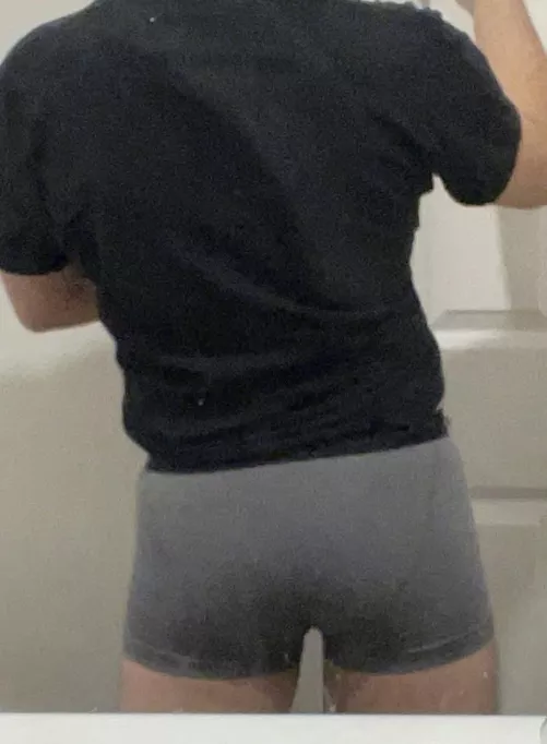 [19] Dude, why did you wanna check out my squat gains?