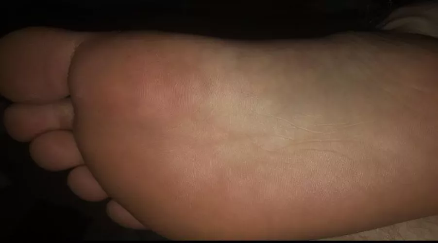 19, foot doms dm me:))