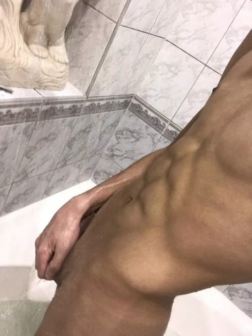 [19] I can take my hand if you want... 🥵