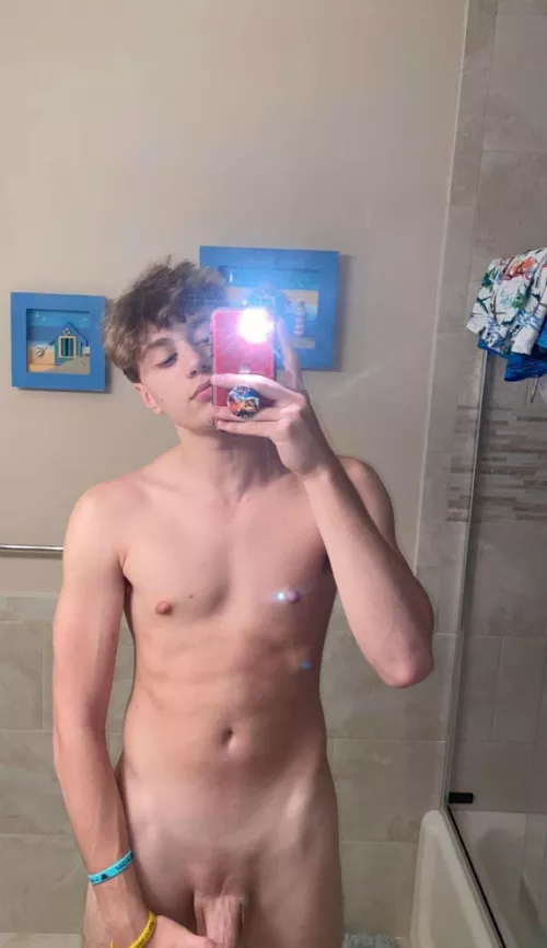19 looking to trade with other Hung bros. The Bigger, The Better. Pm me for trades.