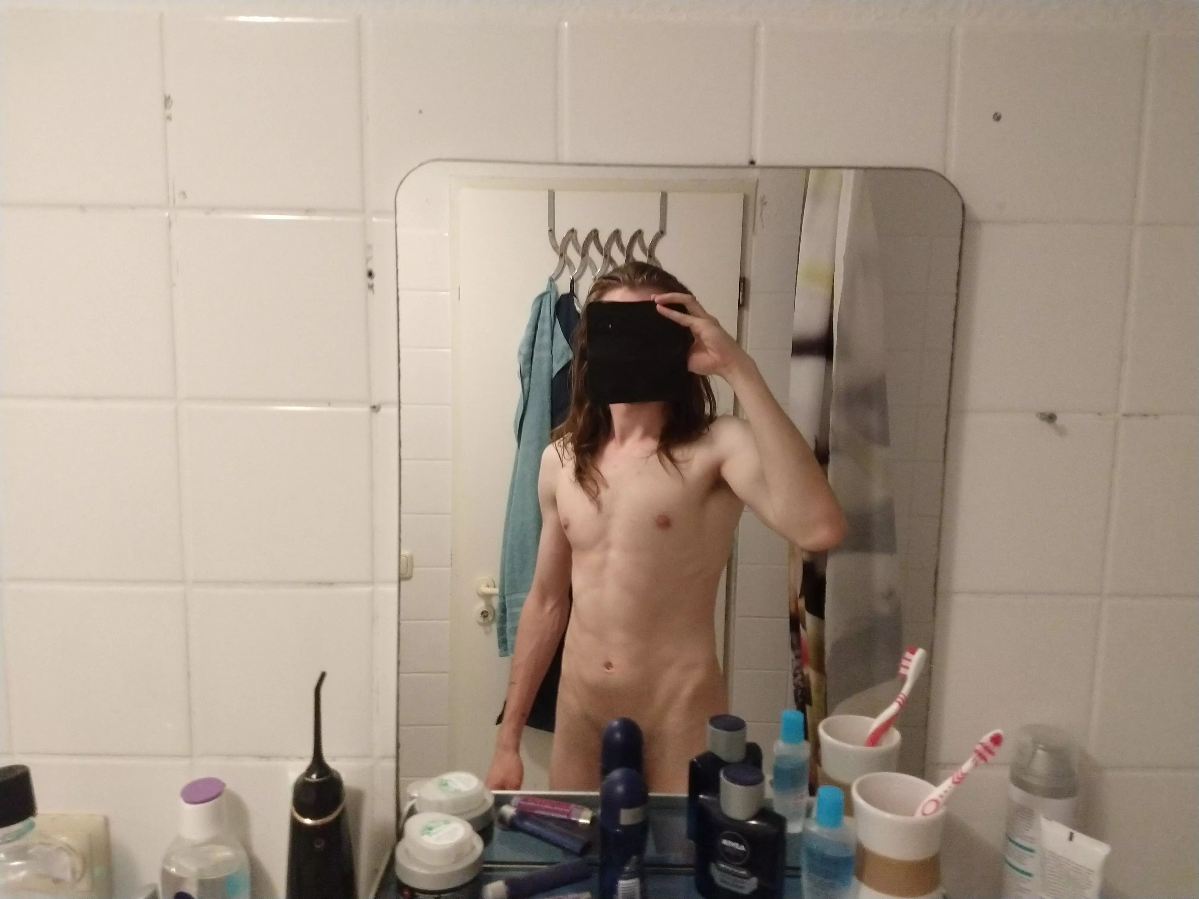 19 (M) 190cm high. 75kg.Tell me, how do I look on a scale of 1-10.