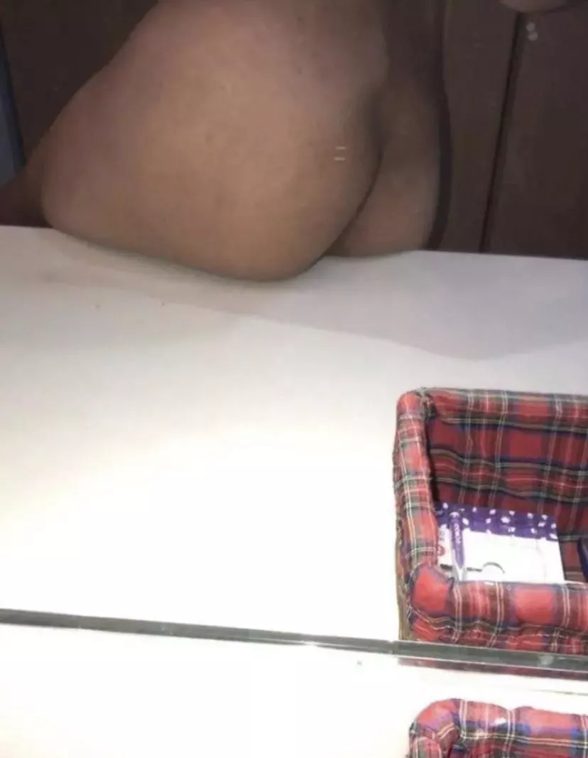 19 {m4m} I’m looking fo fun people to fuck around with I’m a sub and just want to have fun snap jose10servin28 and I live around the Chicago area