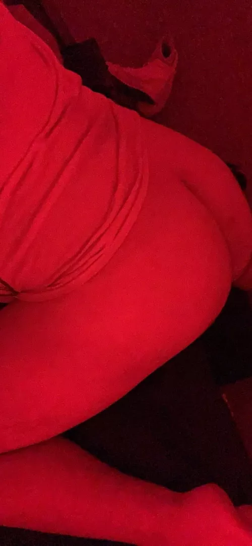 19 y/o thick ass needs to be fucked~