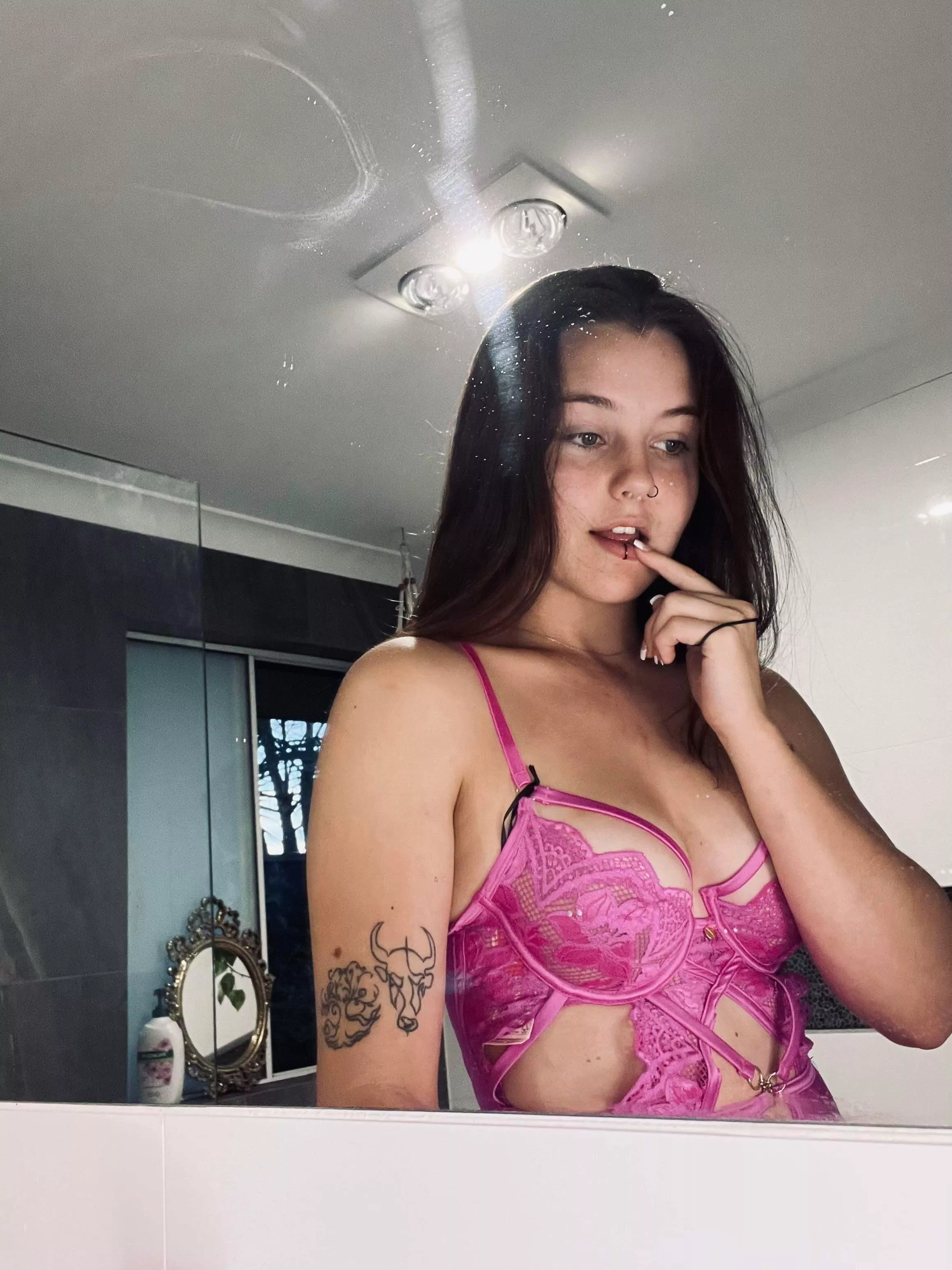 19f cheeky Australian girllll 19f cheeky Australian girllll