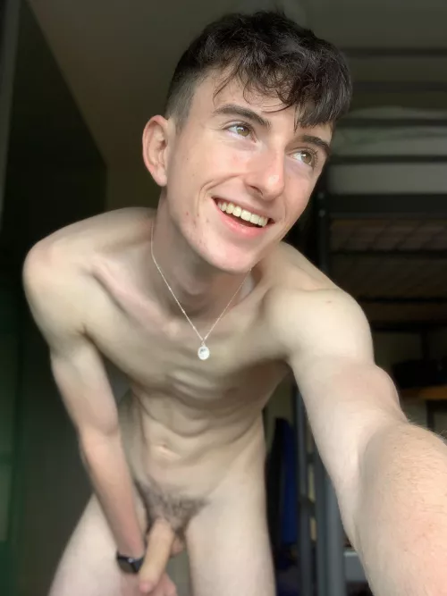 (19M) I hope everyone is having an awesome day! π