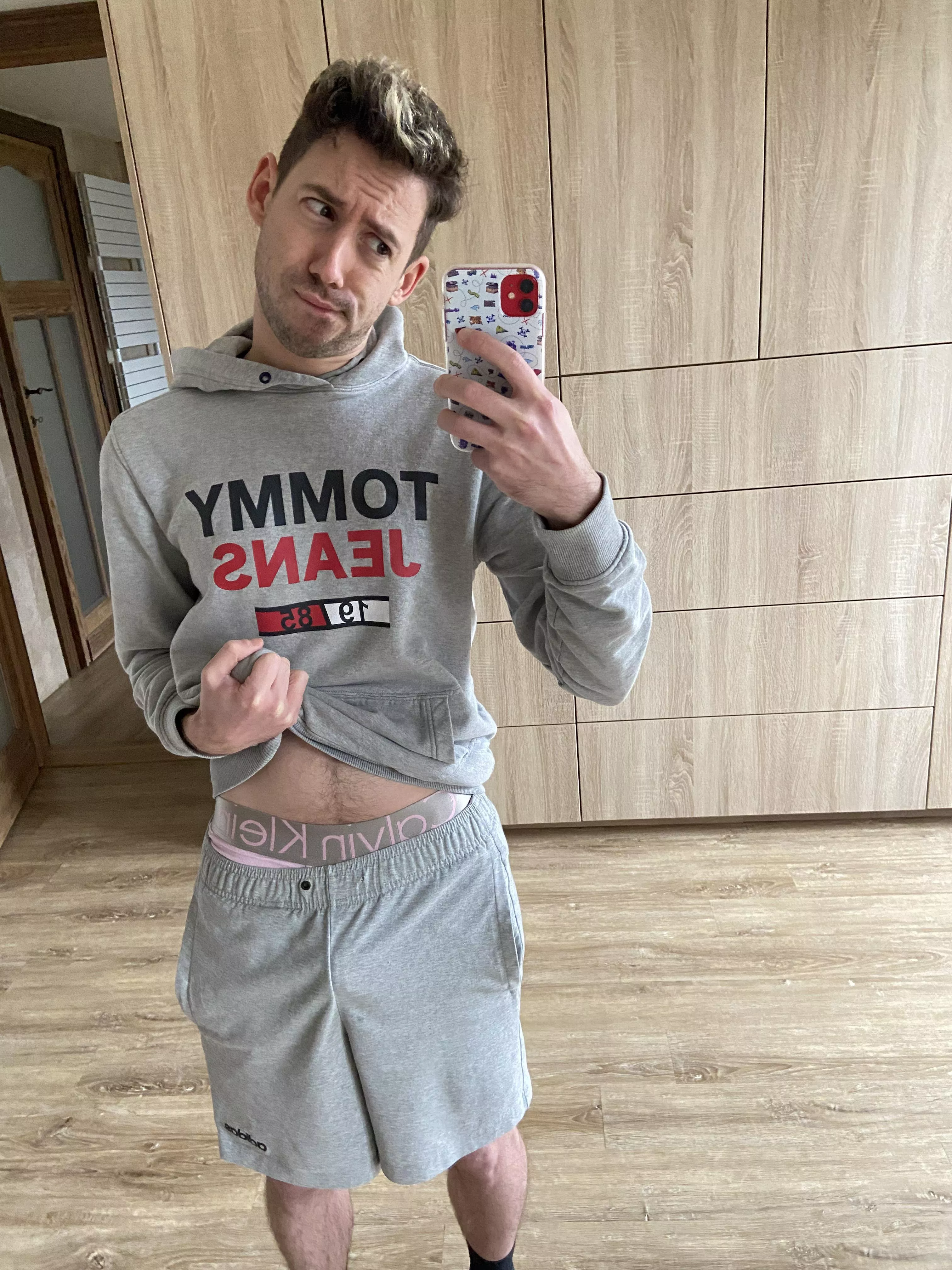 1st day of work after holidays. Also just lost 30mins of gameplay in SMT V 😭