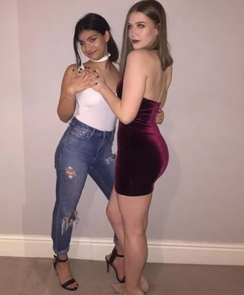 [2] dress or jeans?