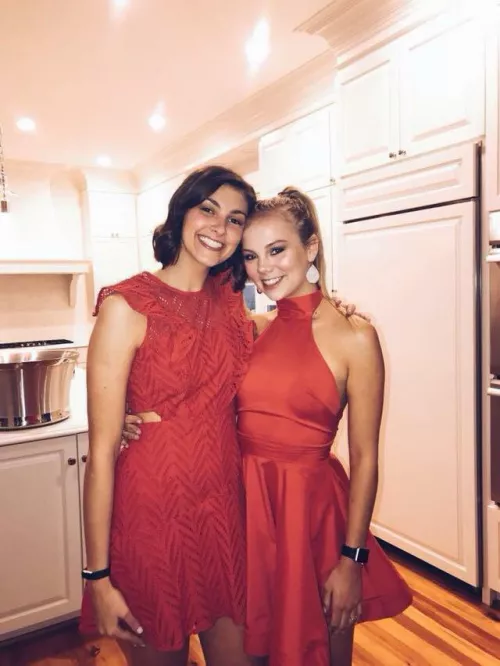2 good looking girls 2 good looking girls