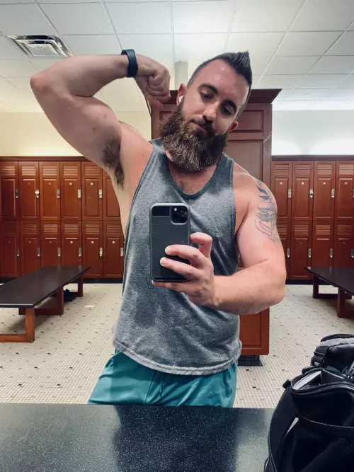 2 hour arm workout. Worked up some sweat 😜