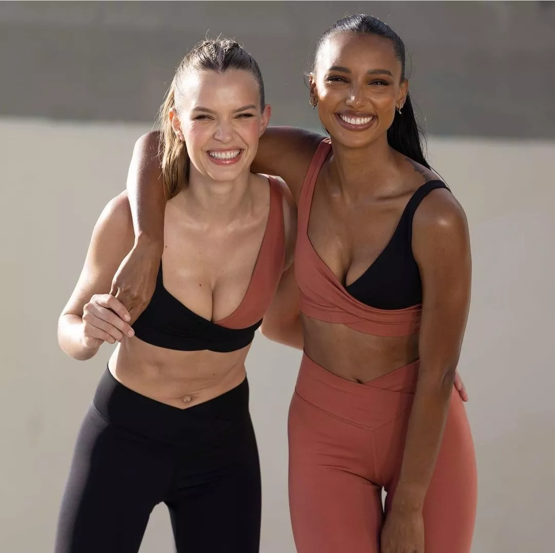 [2] Ladies in gym wear