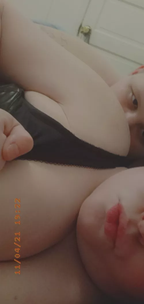 2 Lesbian SSBBWs