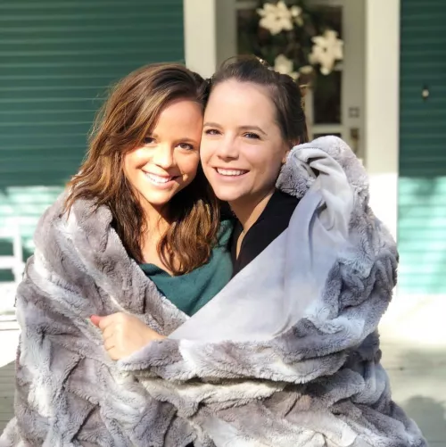 [2] Milf Sisters, DM open