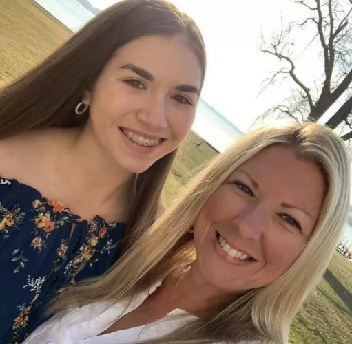 [2] Mom or daughter